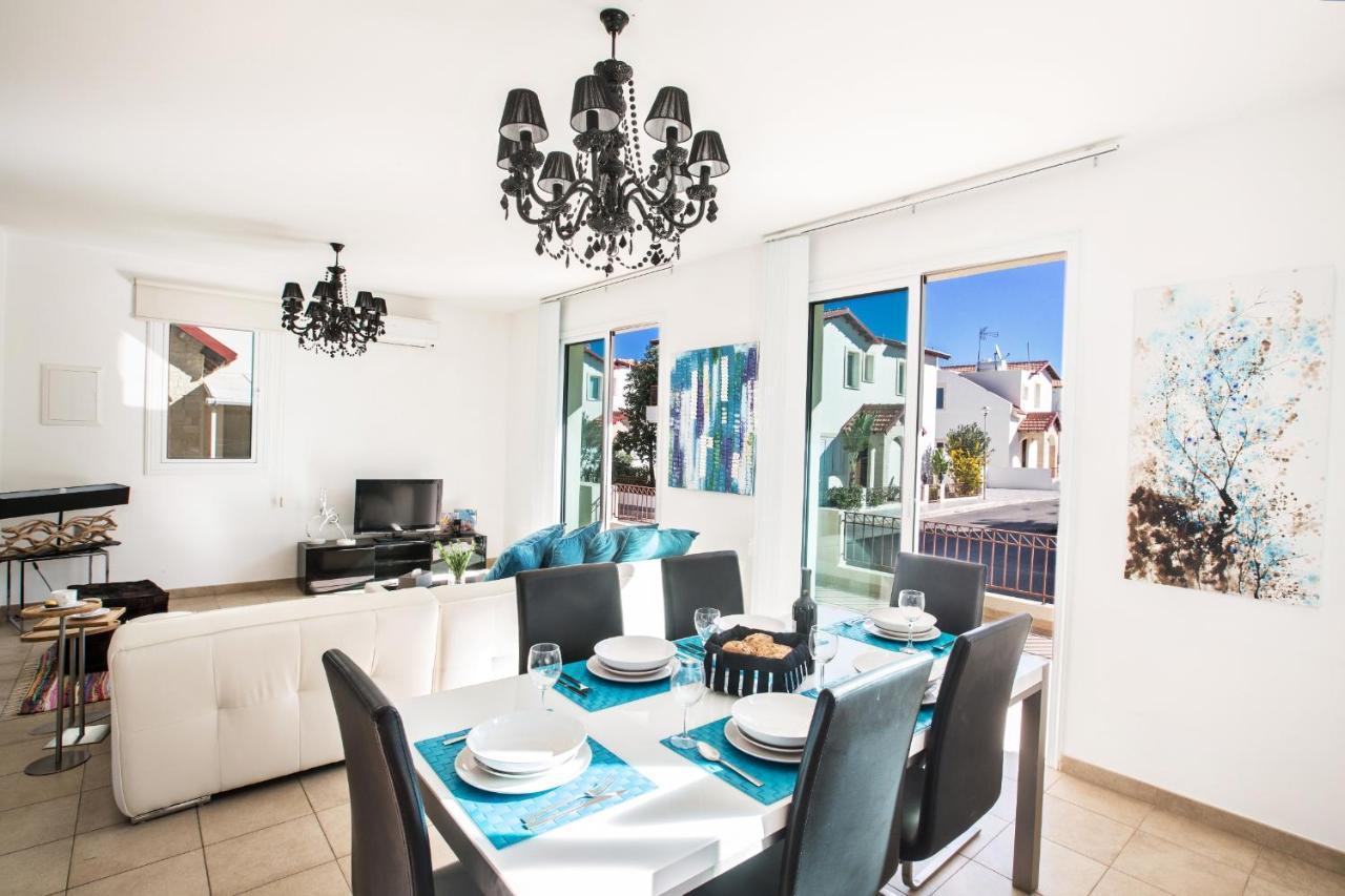 Seaspray Villa โปรทาราส ภายนอก รูปภาพ