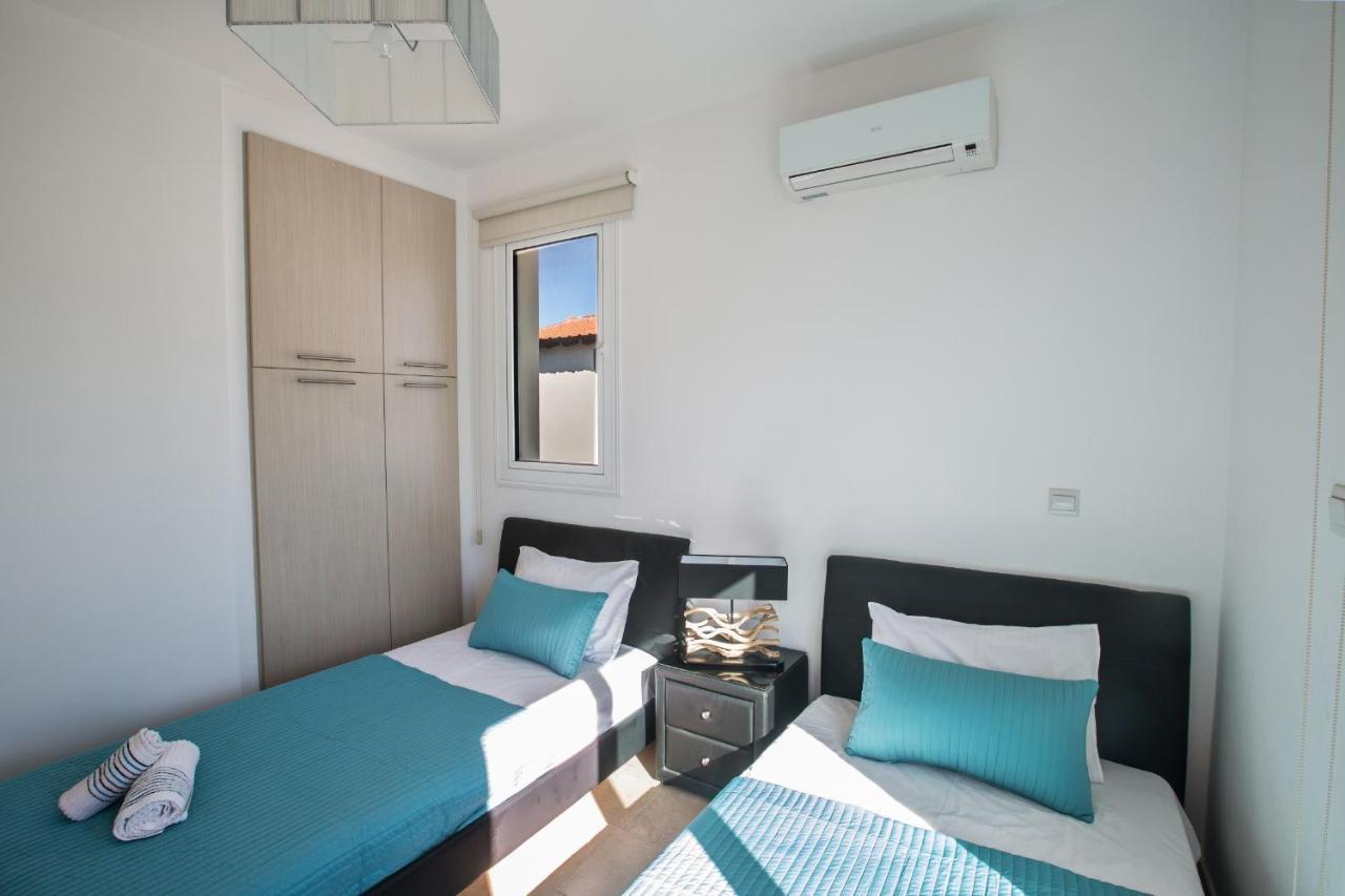 Seaspray Villa โปรทาราส ภายนอก รูปภาพ